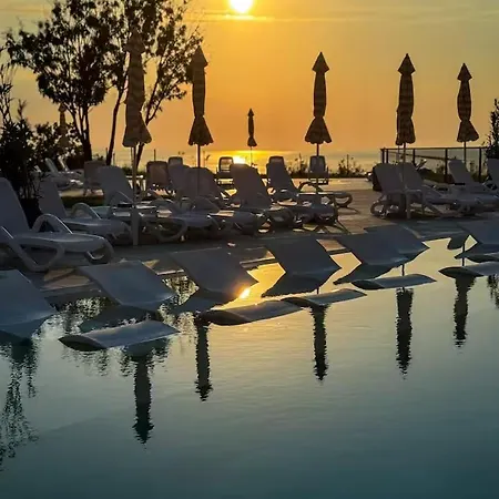 Apartment Allure Panoramicsea View,pool & Spa,free Parking,varna Warna