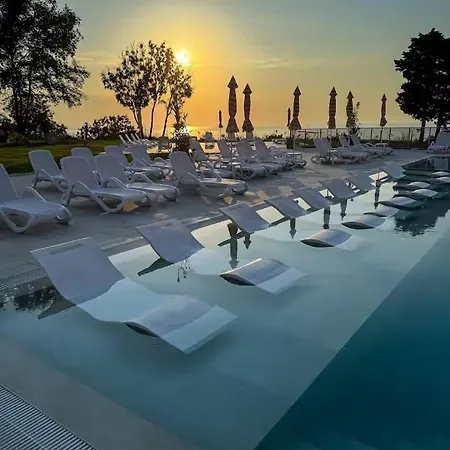 Apartment Allure Panoramicsea View,pool & Spa,free Parking,varna